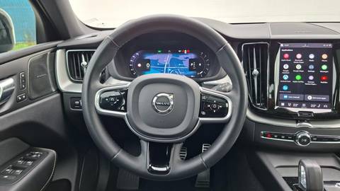 2022 Volvo XC60 — sličica 11