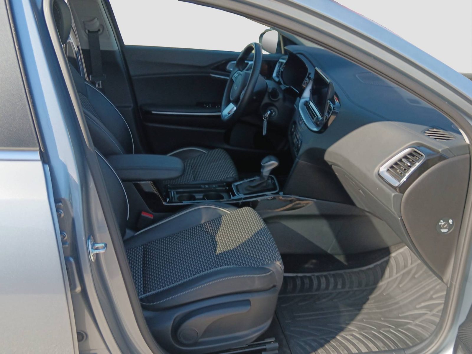 2025 Kia XCeed — fotografija 13