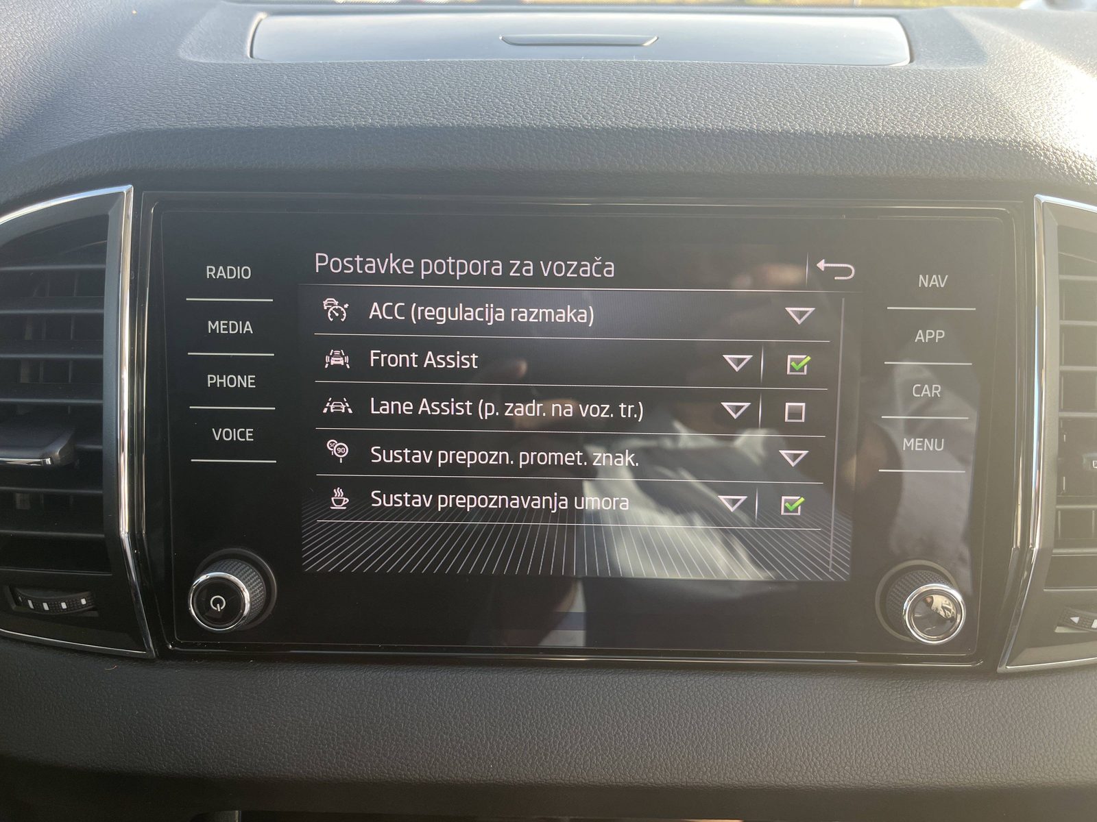 2023 Škoda Karoq — fotografija 30