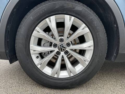2021 Volkswagen Tiguan — sličica 15