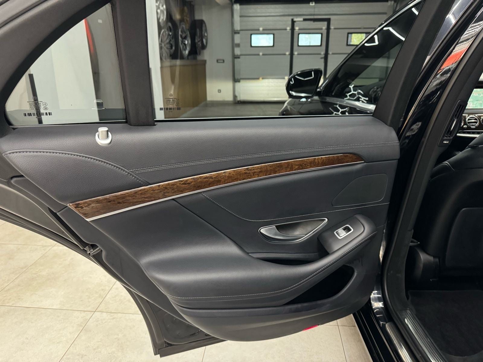 2017 Mercedes-Benz S-klasa — fotografija 14
