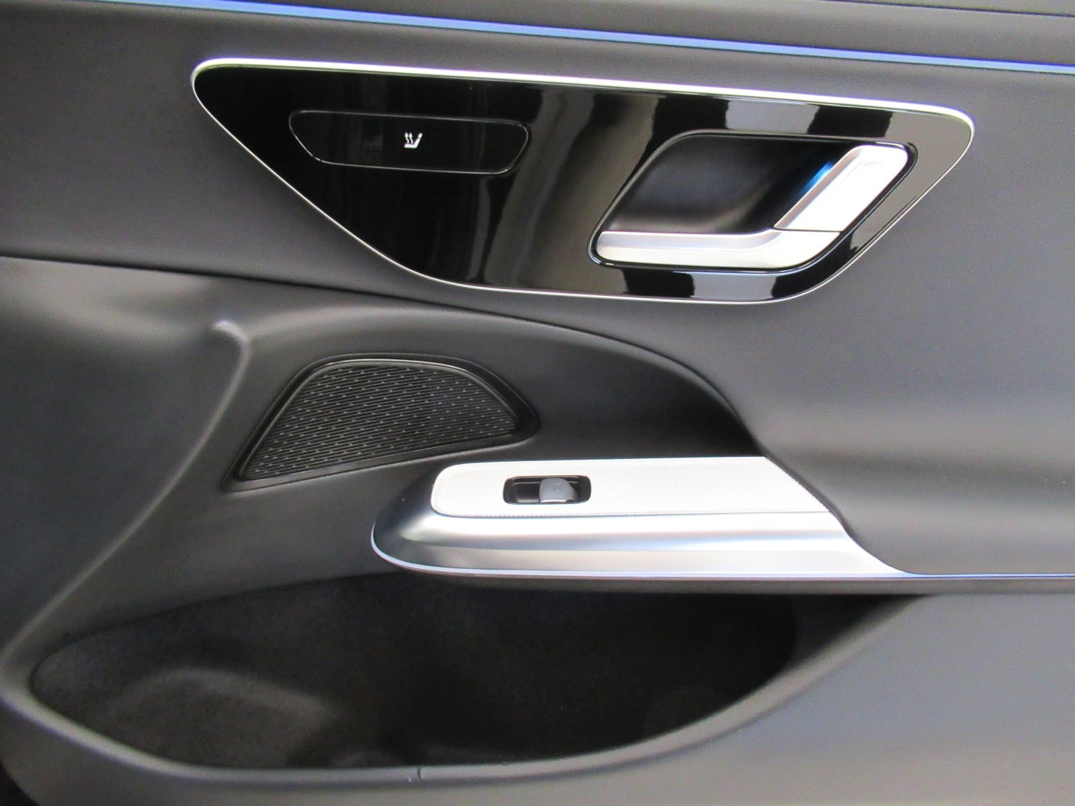 2025 Mercedes-Benz E-klasa Avantgarde — fotografija 11