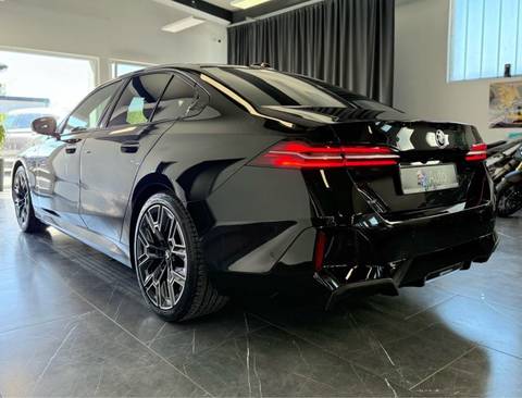 2025 BMW Serija 5 — sličica 4
