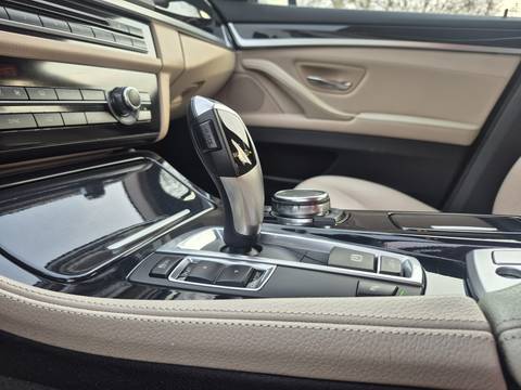 2015 BMW Serija 5 — sličica 17