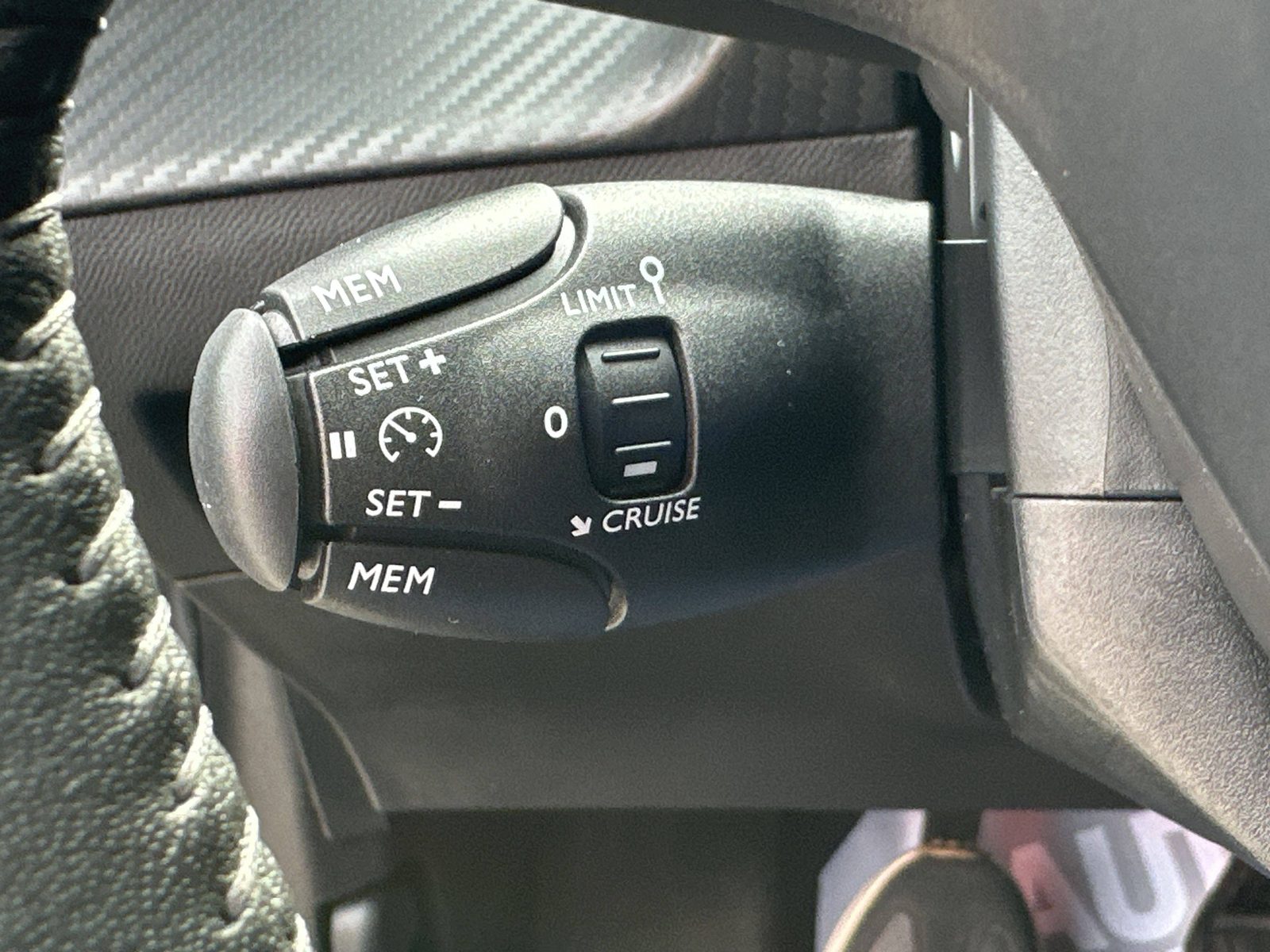 2025 Peugeot 208 — fotografija 23