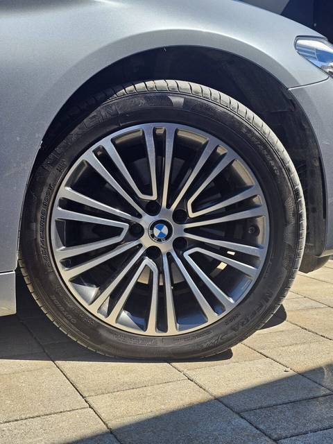 2017 BMW Serija 5 — sličica 20