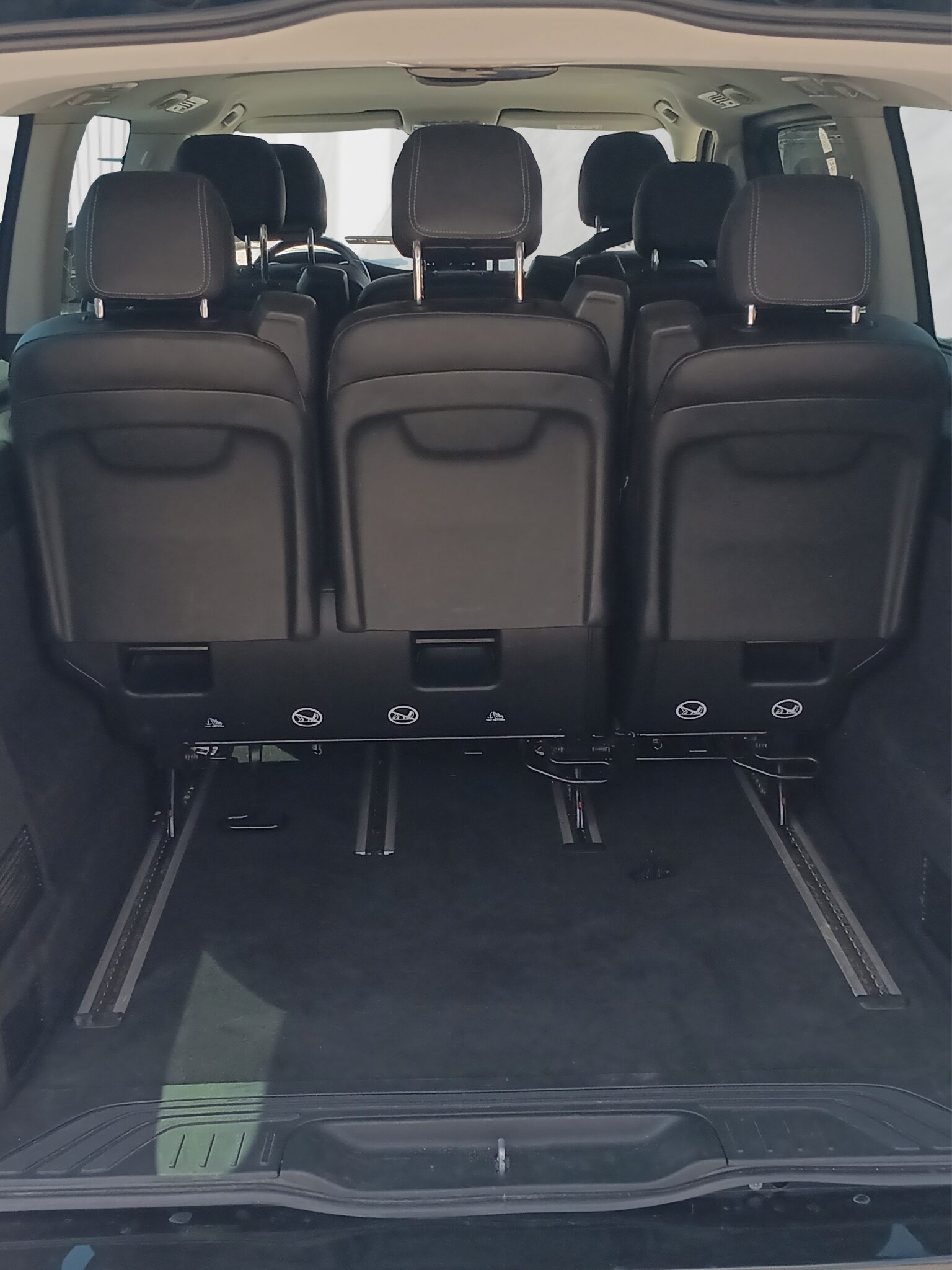 2023 Mercedes-Benz V-klasa — fotografija 18