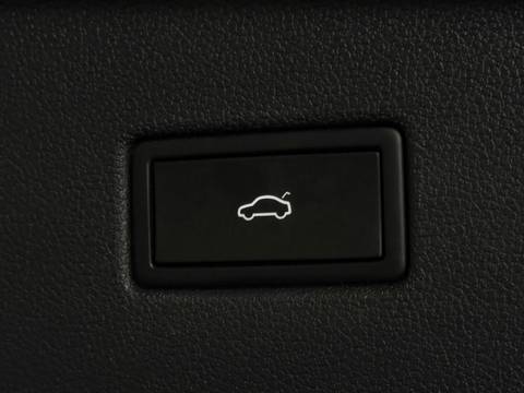 2021 Volkswagen Tiguan — sličica 25