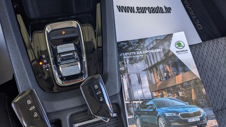 2022 Škoda Octavia — fotografija 17