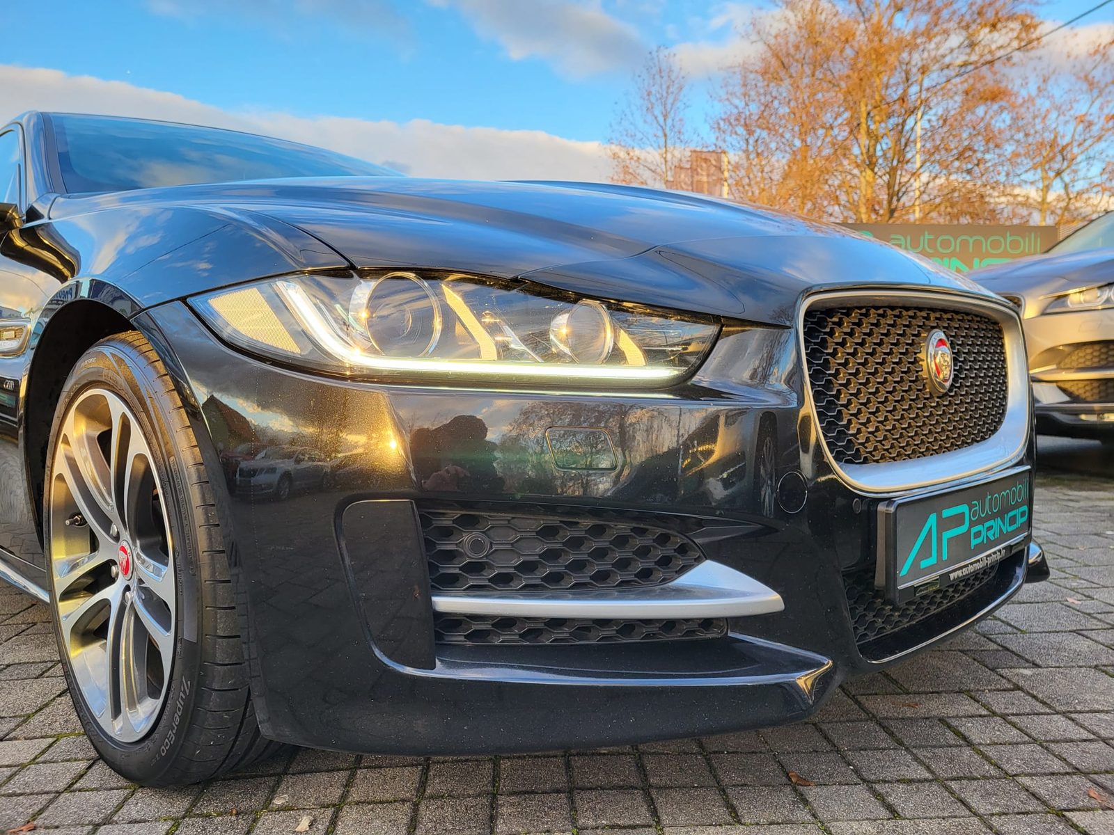 2016 Jaguar XE — fotografija 8
