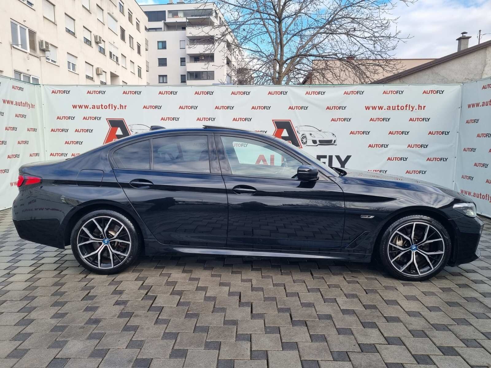 2022 BMW Serija 5 M Sport — fotografija 5