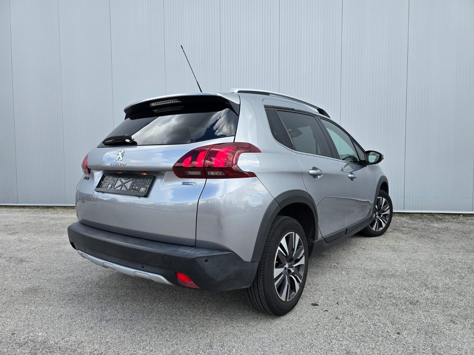 2017 Peugeot 2008 — fotografija 5