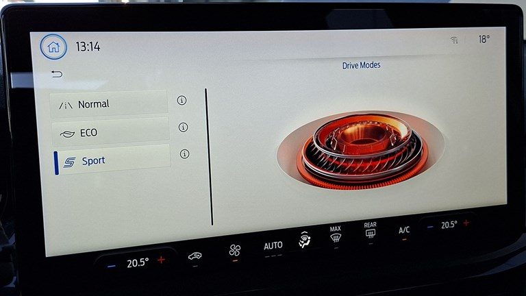 2022 Ford Focus — fotografija 10