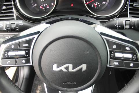 2023 Kia Xcee'd — sličica 16