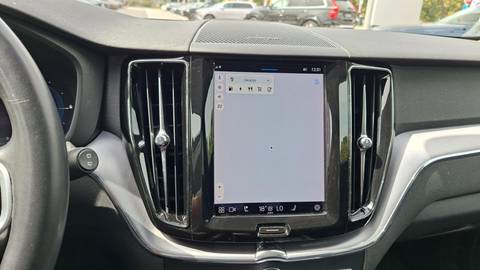 2022 Volvo XC60 — sličica 16