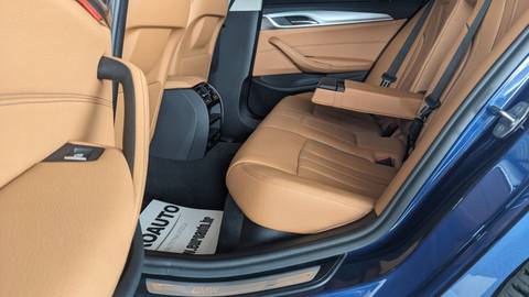 2022 BMW Serija 5 — sličica 26