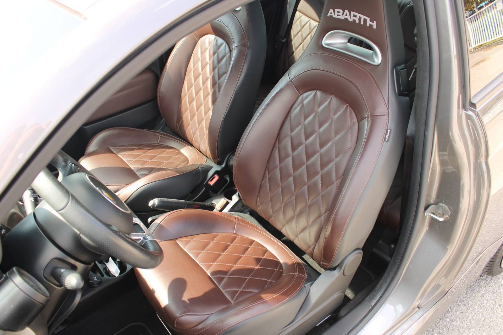2021 Abarth 695 — fotografija 10