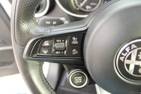 2022 Alfa Romeo Stelvio — sličica 17