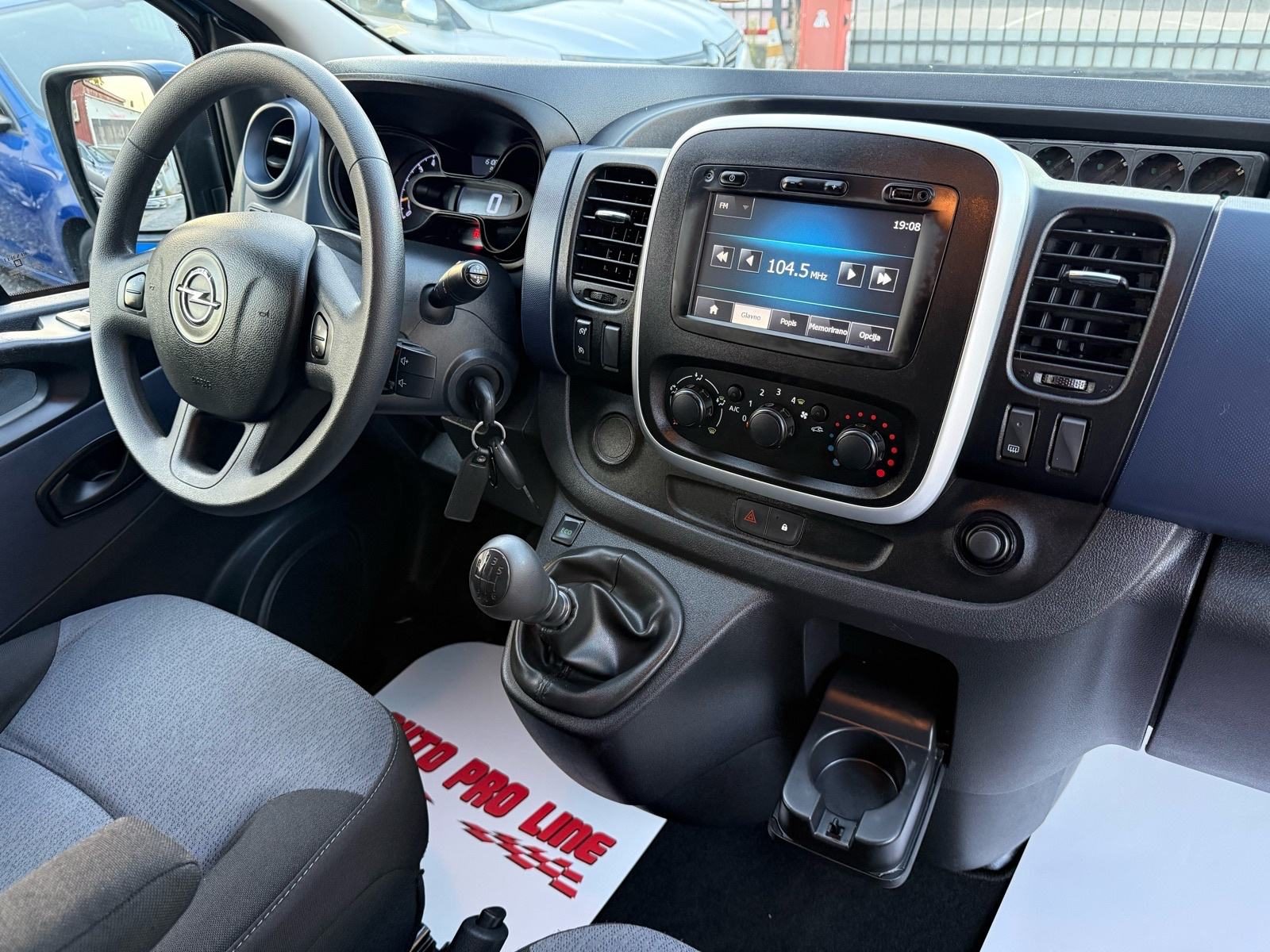 2015 Opel Vivaro — fotografija 10