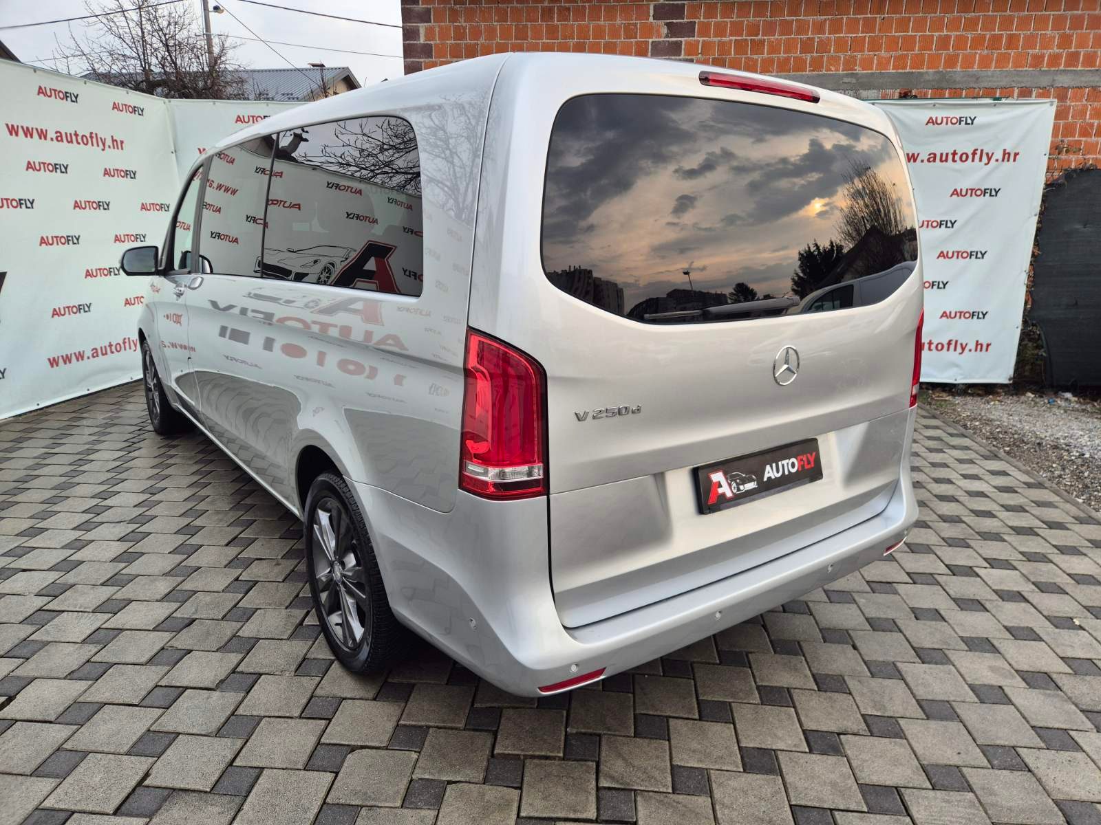 2017 Mercedes-Benz V-klasa — fotografija 6