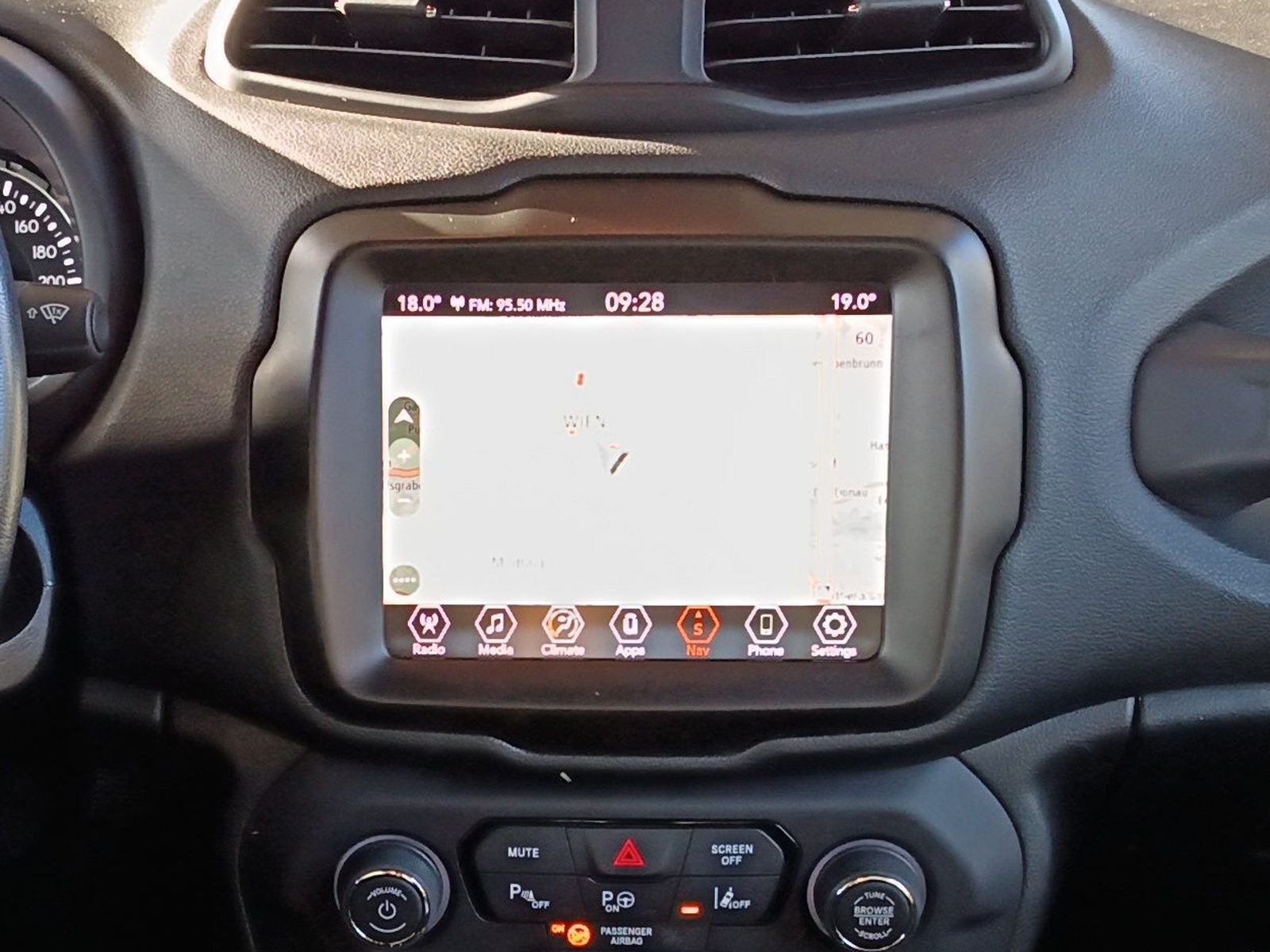 2022 Jeep Renegade — fotografija 18