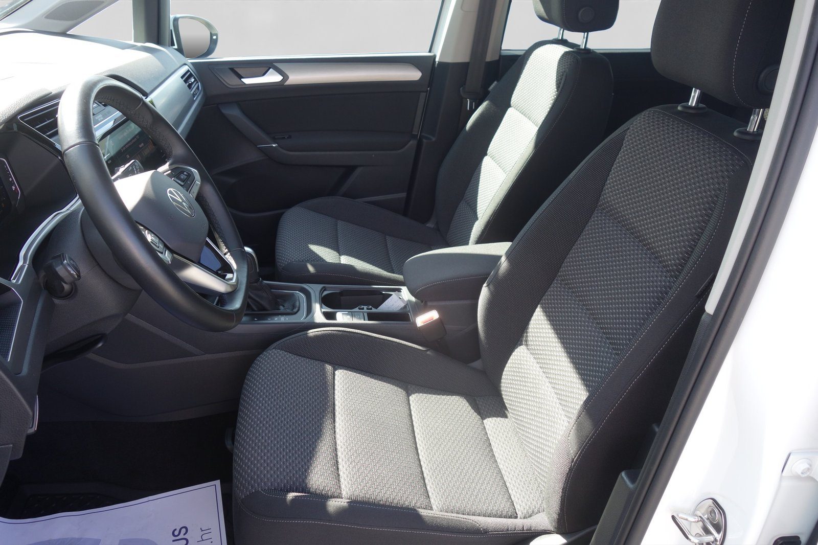 2025 Volkswagen Touran R-Line — fotografija 13