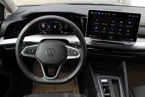 2026 Volkswagen Golf — sličica 8