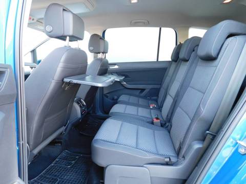 2023 Volkswagen Touran R-Line — sličica 11