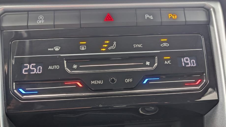 2022 Volkswagen T-Roc — fotografija 17
