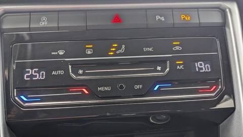 2022 Volkswagen T-Roc — sličica 17