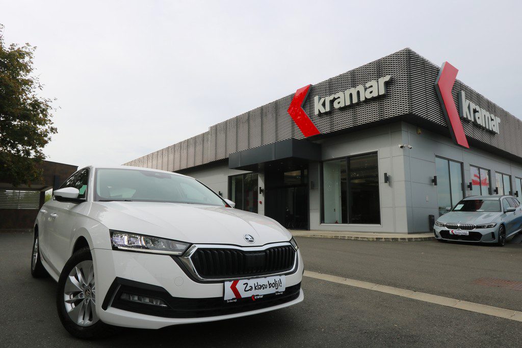 2022 Škoda Octavia — fotografija 18