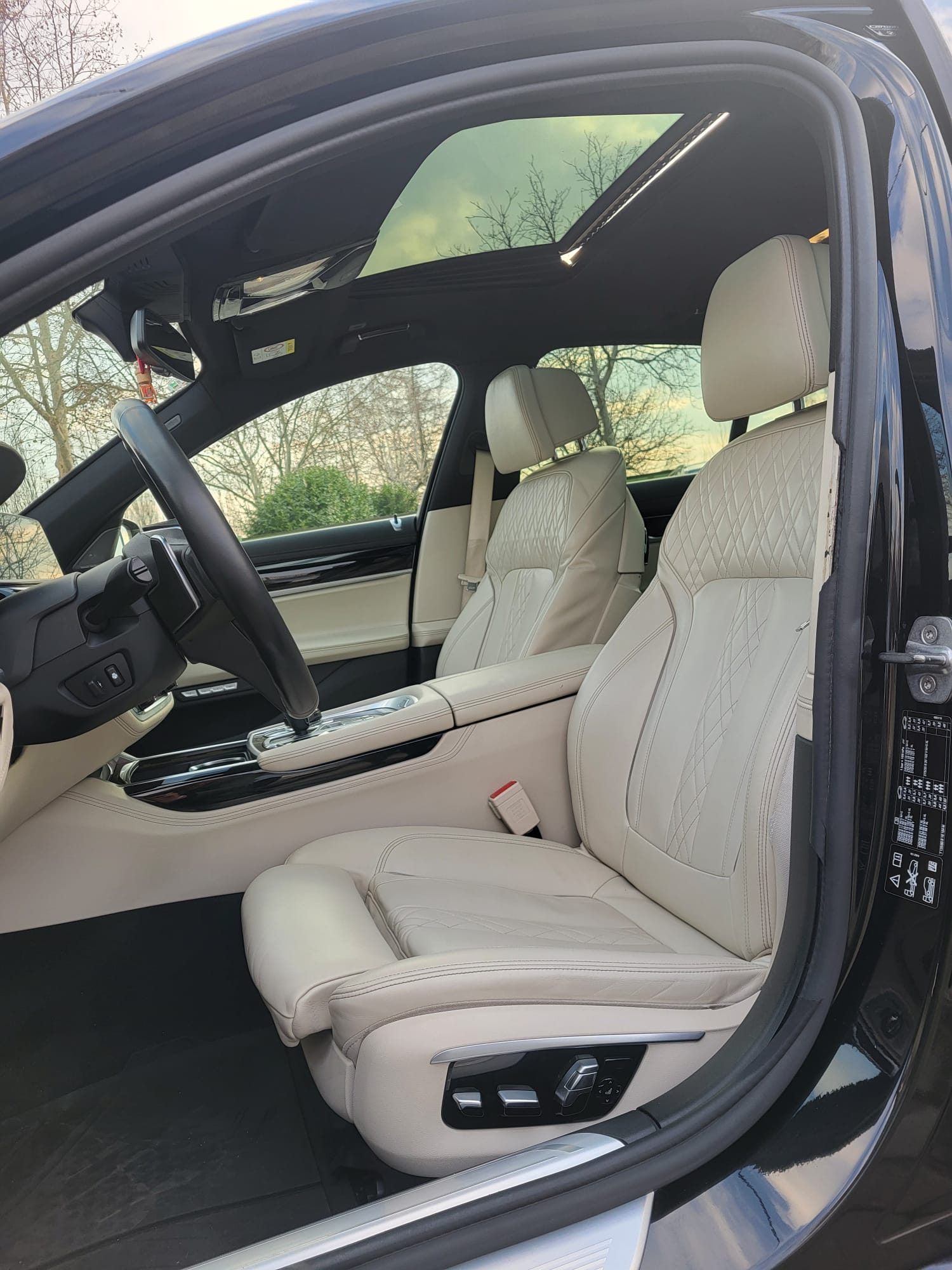 2016 BMW Serija 7 — fotografija 11