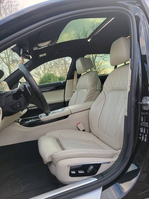 2016 BMW Serija 7 — sličica 11