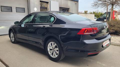 2021 Volkswagen Passat — sličica 6