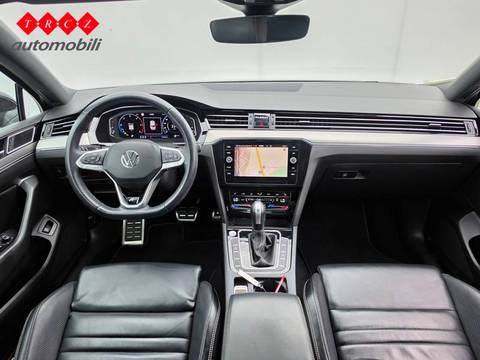 2022 Volkswagen Passat — sličica 9