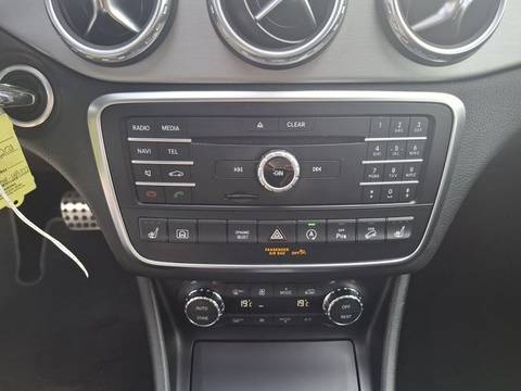 2015 Mercedes-Benz GLA — sličica 19