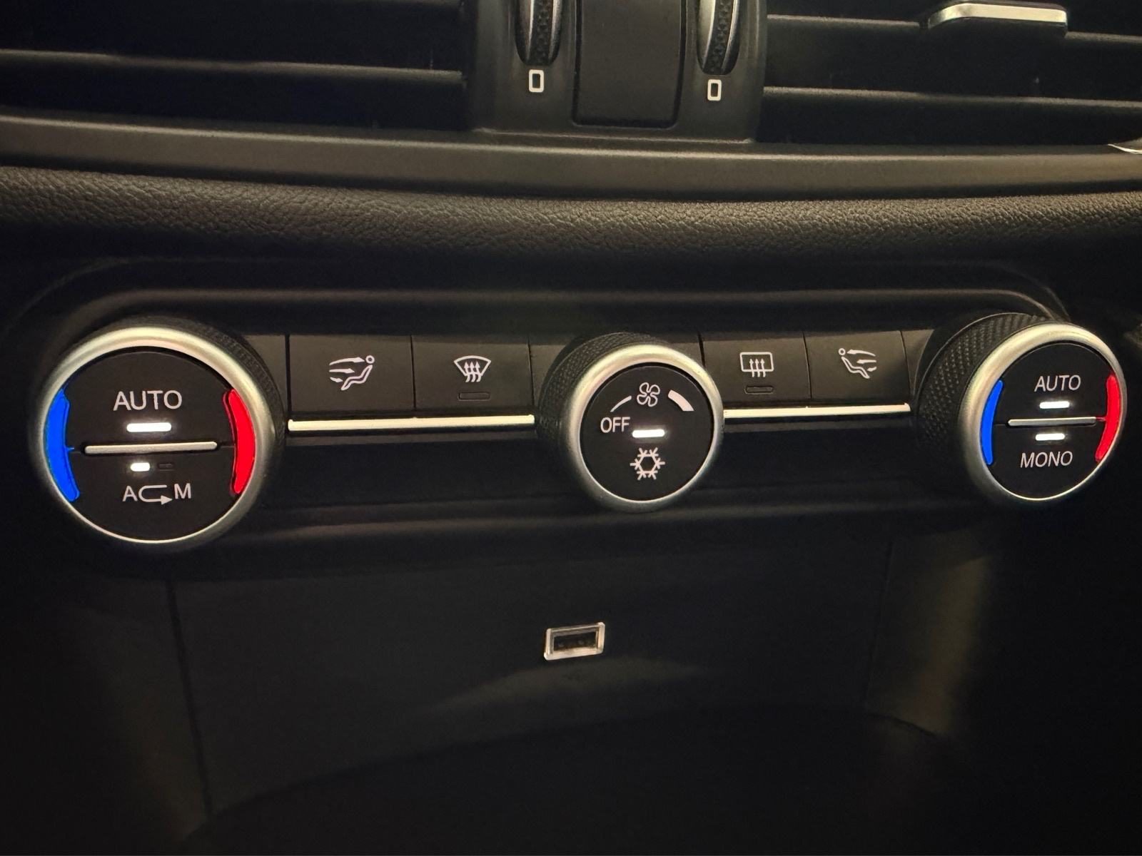 2016 Alfa Romeo Giulia — fotografija 21