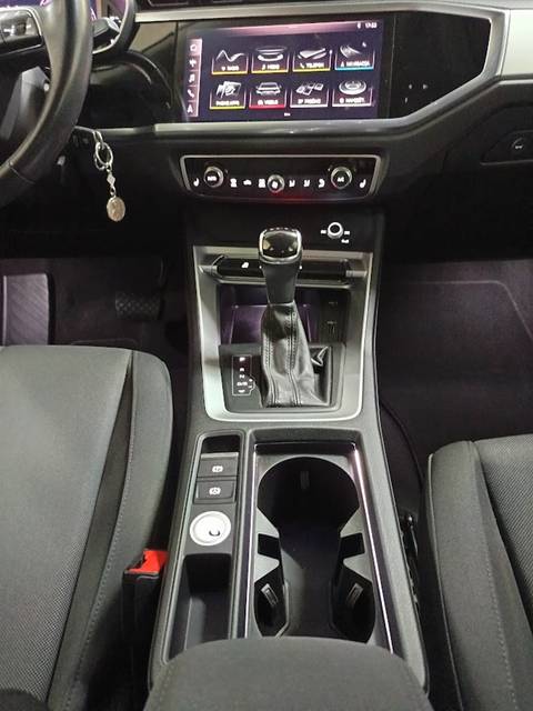2019 Audi Q3 — sličica 9