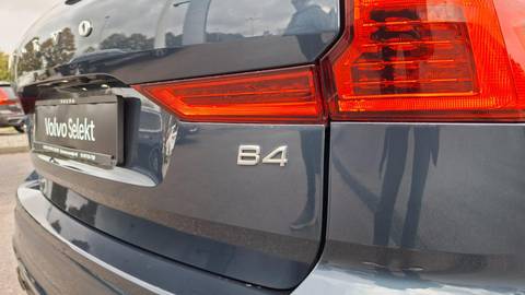 2022 Volvo XC60 — sličica 25