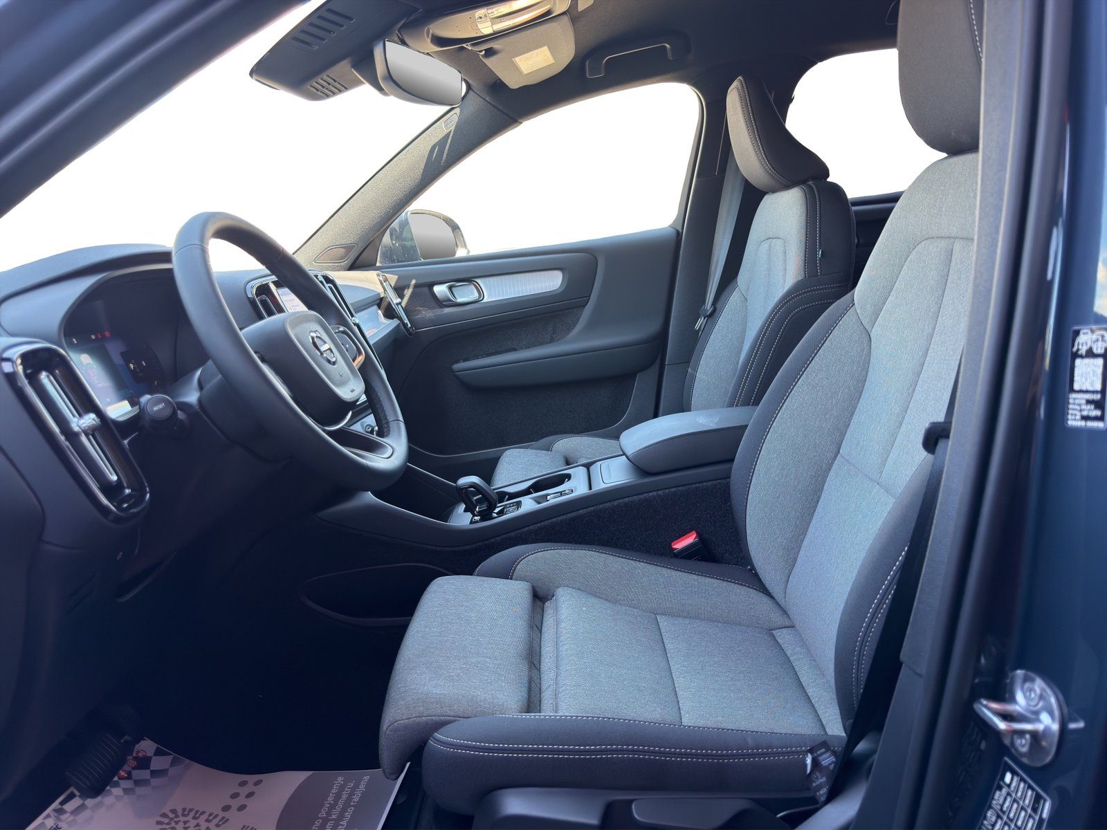 2026 Volvo XC40 — fotografija 9