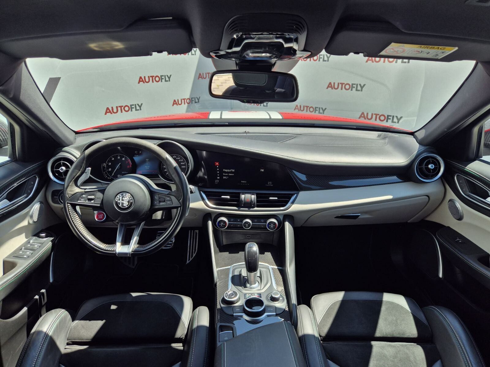 2017 Alfa Romeo Giulia — fotografija 12