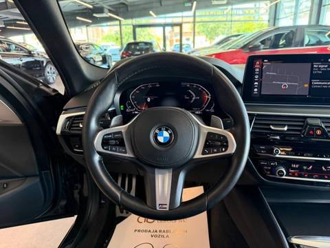 2020 BMW Serija 5 — sličica 15