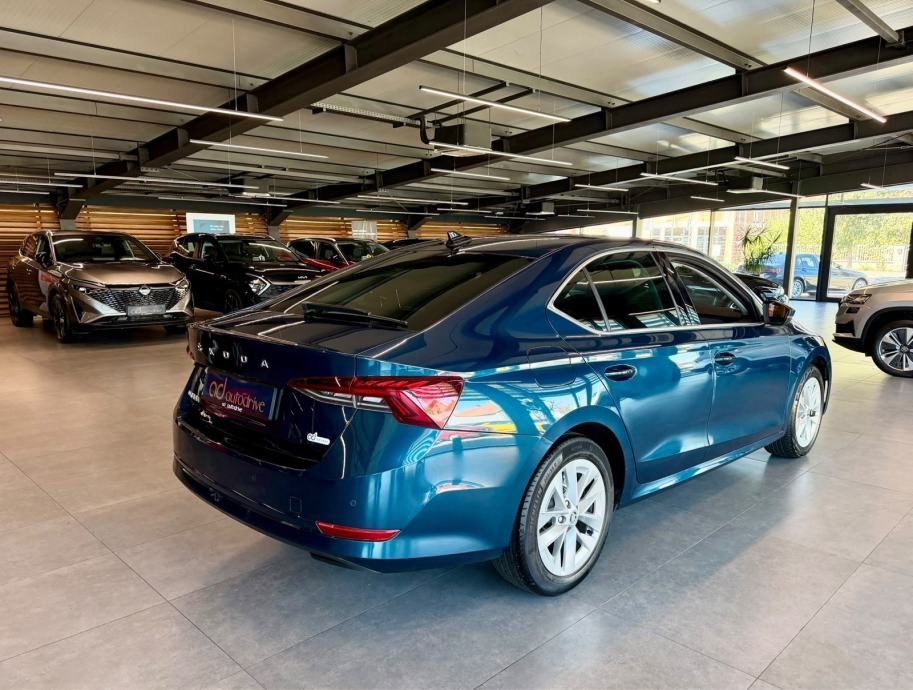 2021 Škoda Octavia — fotografija 8