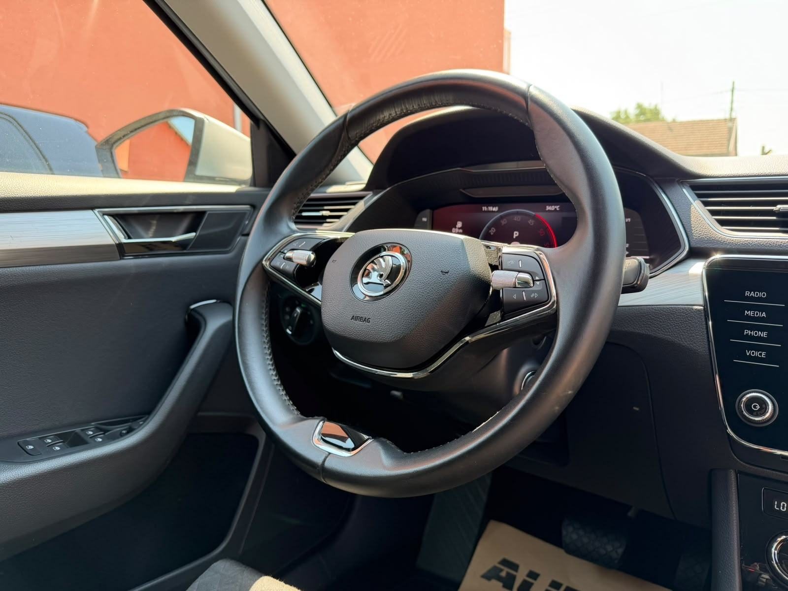 2023 Škoda Superb Estate — fotografija 8