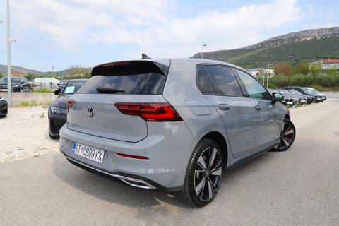 2021 Volkswagen Golf — sličica 18