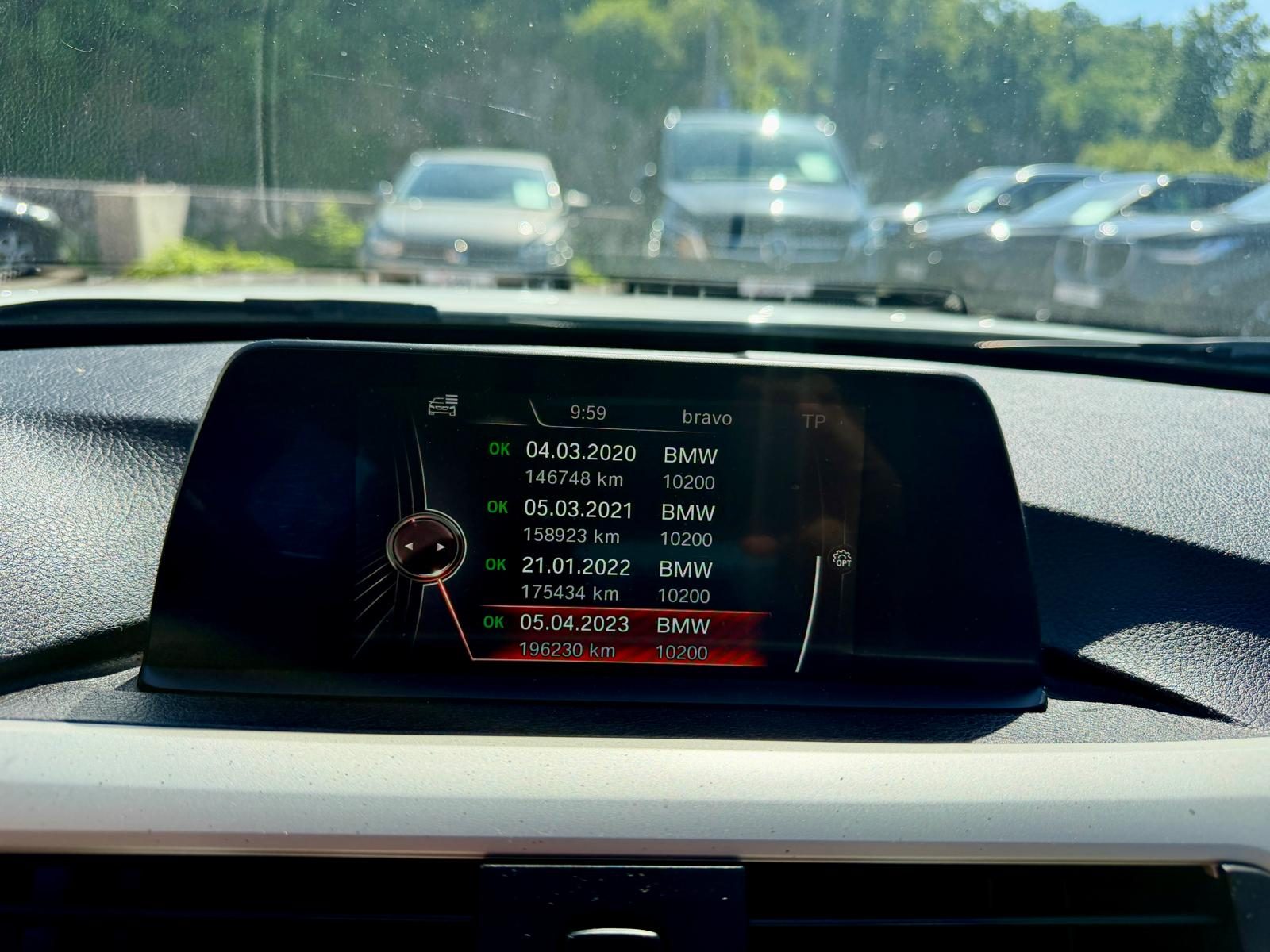 2015 BMW Serija 3 — fotografija 21