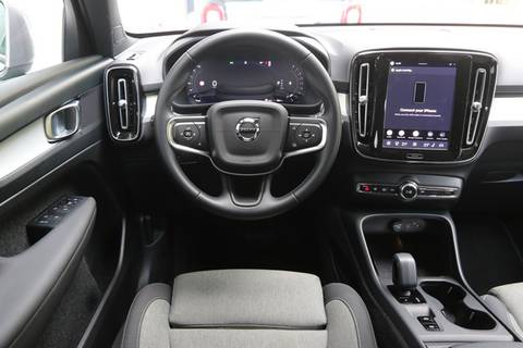 2026 Volvo XC40 — sličica 11