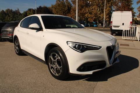 2022 Alfa Romeo Stelvio — sličica 3