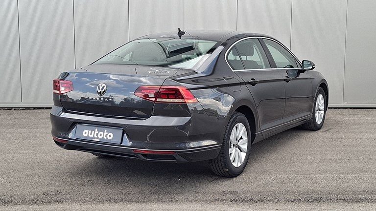 2021 Volkswagen Passat — fotografija 3
