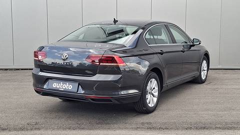 2021 Volkswagen Passat — sličica 3